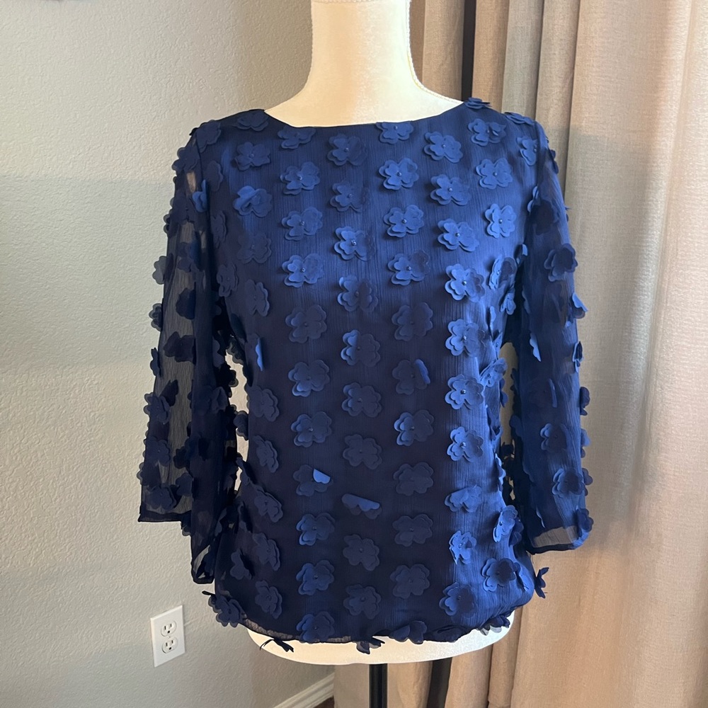 Blue floral top